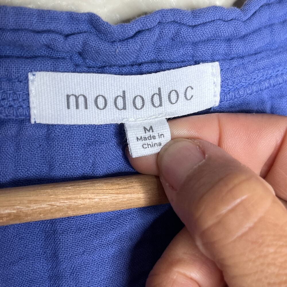 Mododoc Women's Blue Crinkle Cotton V-Neck Curve Hem Cap Sleeve Top Medium - Picture 2 of 4